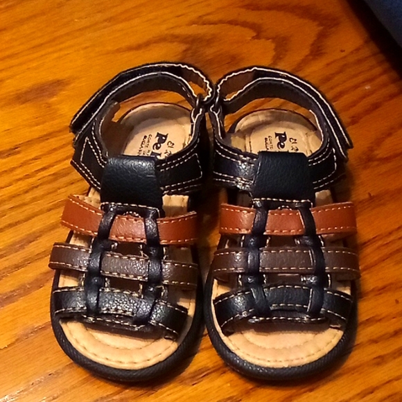 Black and Brown Toddler Boys Sandals Size 5 - Picture 2 of 4